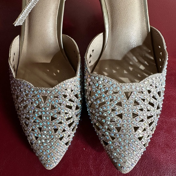 IDIFU Women's IN2 Candice Wedding Rhinestones Sequins Low Kitten Heels - Picture 7 of 7